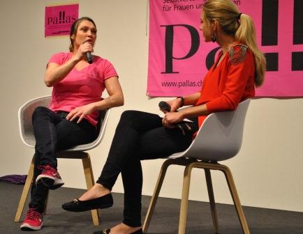 BEA Women 6.5.2017 Demo Pallas mit Angreifer 135