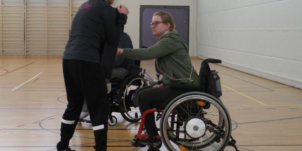 Selbstverteidigung für RollstuhlfahrerInnen am 25.3.2023